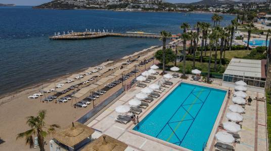 AZURE BY YELKEN HOTEL Pools & Beach